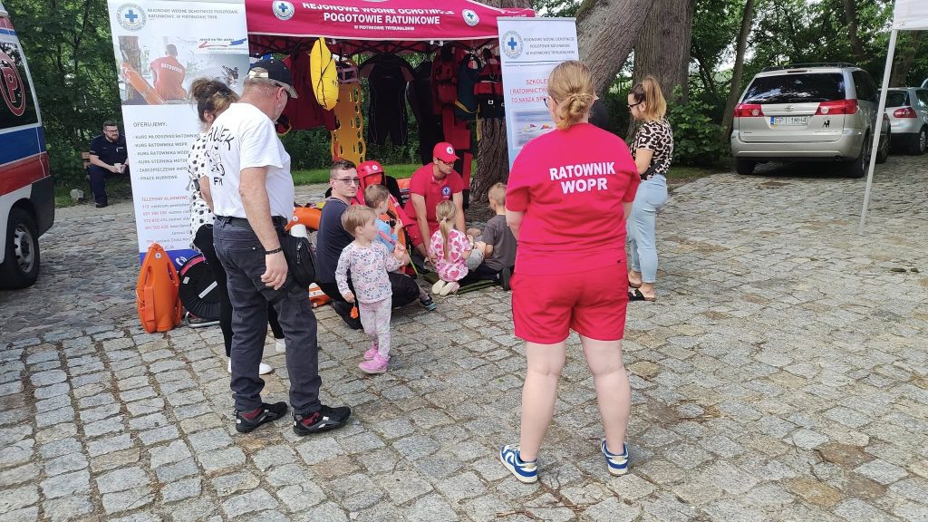 b3-1024x576 Gminny Dzień Dziecka w Szymczycach z udziałem Rejonowego WOPR Piotrków Trybunalski