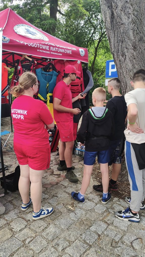 b6-576x1024 Gminny Dzień Dziecka w Szymczycach z udziałem Rejonowego WOPR Piotrków Trybunalski