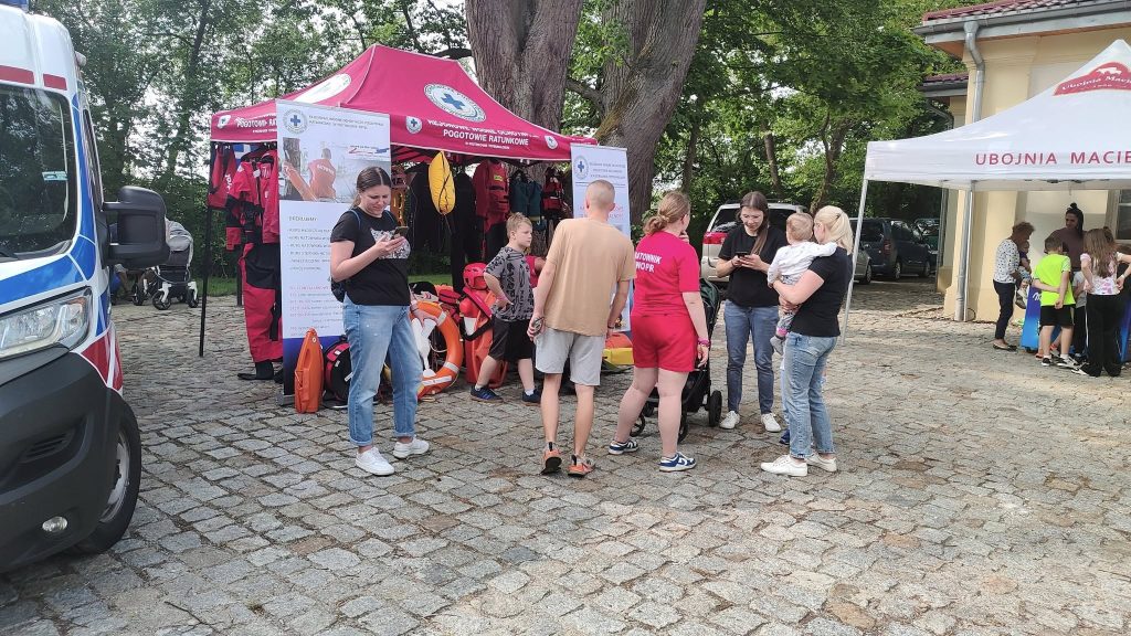 b7-1024x576 Gminny Dzień Dziecka w Szymczycach z udziałem Rejonowego WOPR Piotrków Trybunalski