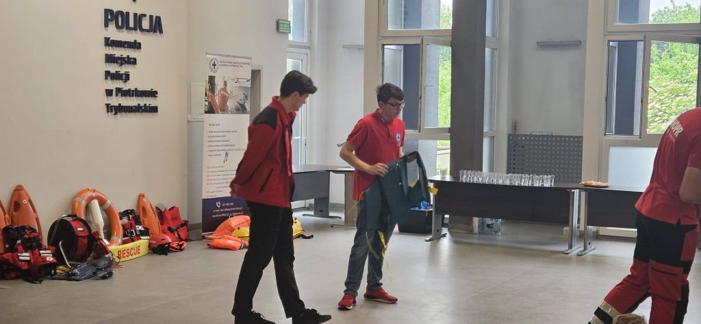p5-1024x473 Dzień Dziecka z Policją i WOPR-em – prelekcja w Komendzie Miejskiej Policji w Piotrkowie Trybunalskim